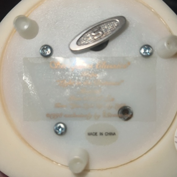 “Seraphim Classics” Hope “Light In The Distance” Musical Figurine - Picture 7 of 7